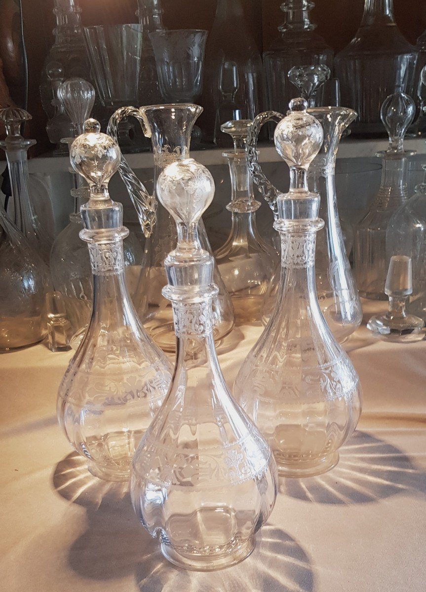 Serie Di Tre antiche Bottiglie Di Vino, Decanter  In Cristallo Baccarat  Mod. Chablis