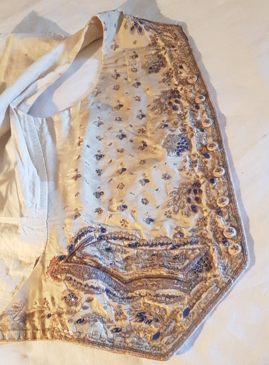 Antico Gilet del XVIII Secolo In Seta Ricamato Con Fili Metallici E Strass-photo-4