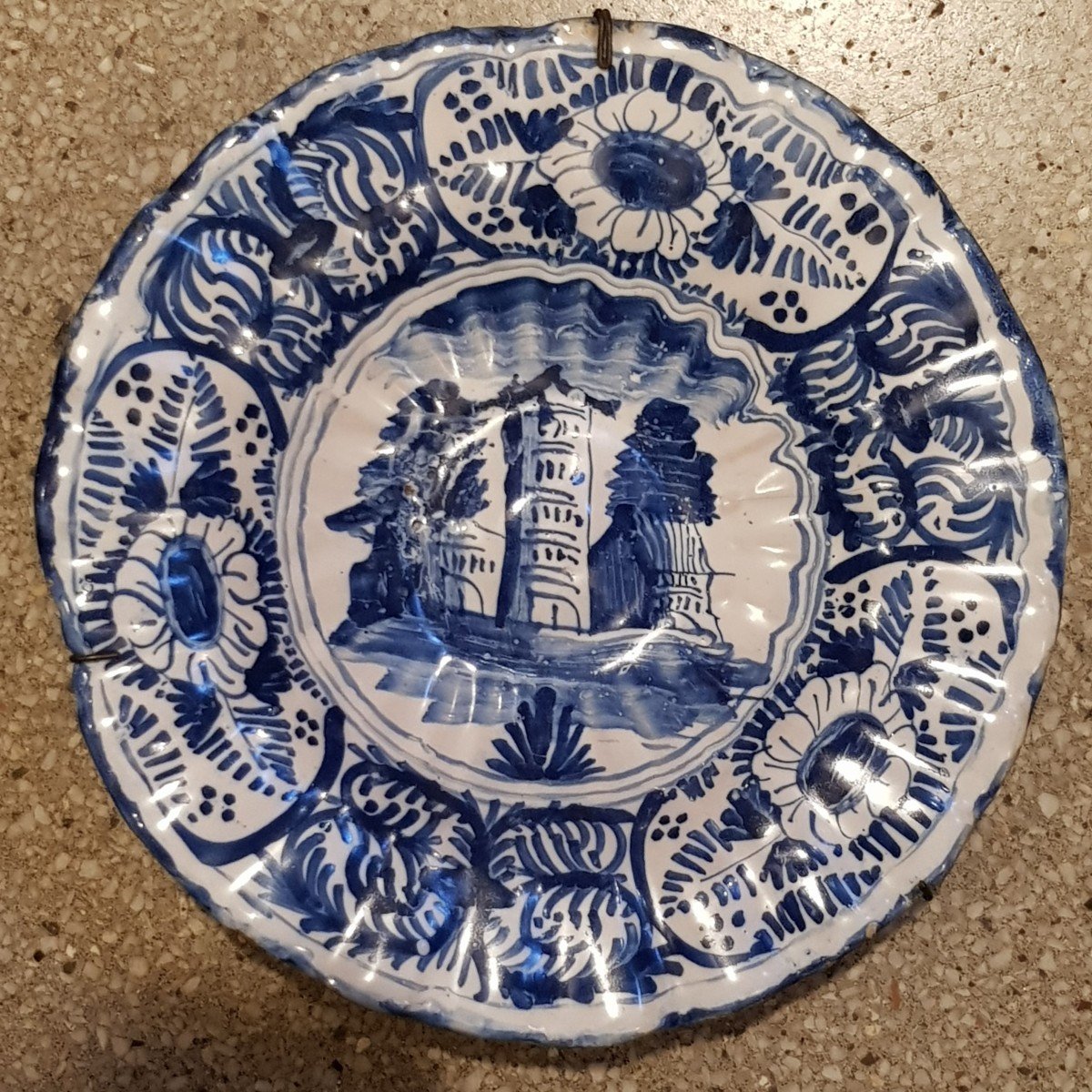 antico piatto in maiolica Savona XVIII secolo