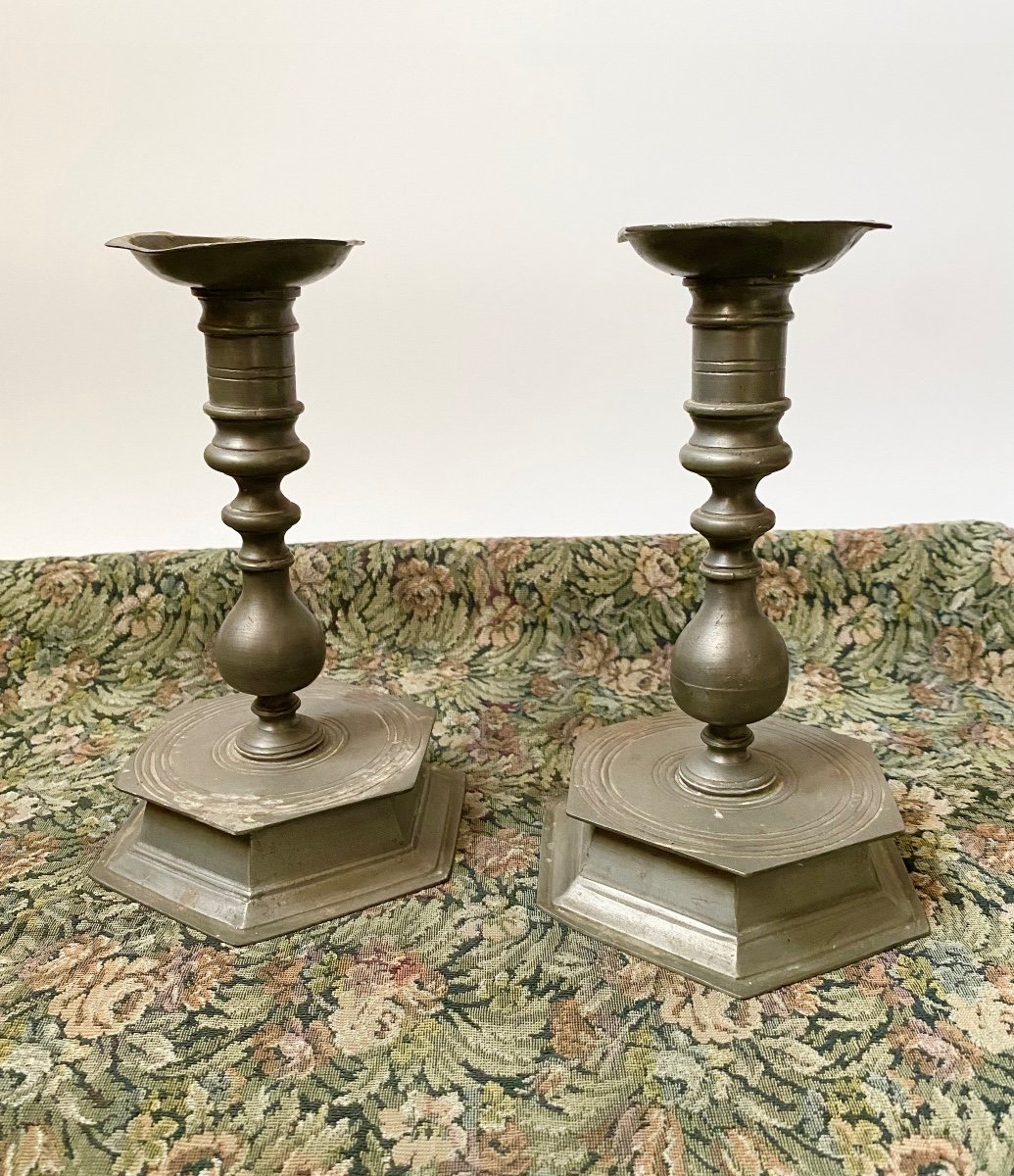 Rara coppia di candelieri italiani in stagno secolo XVIII 
