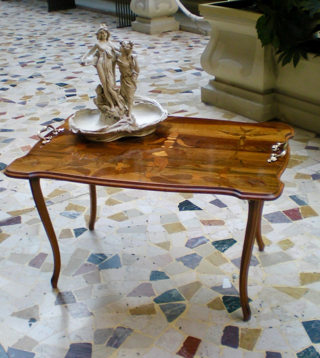 Coffee table art nouveau