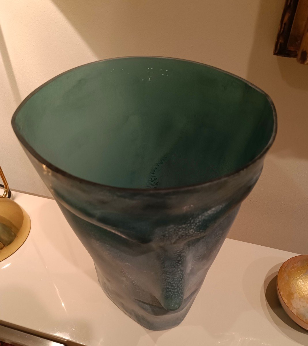 Raffinato Vaso Veneziano in Vetro Satinato con Volto di Uomo verde smeraldo-photo-2