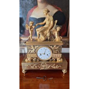 Orologio  Impero 1810  in bronzo dorato. Venere, Cupido e Anteros