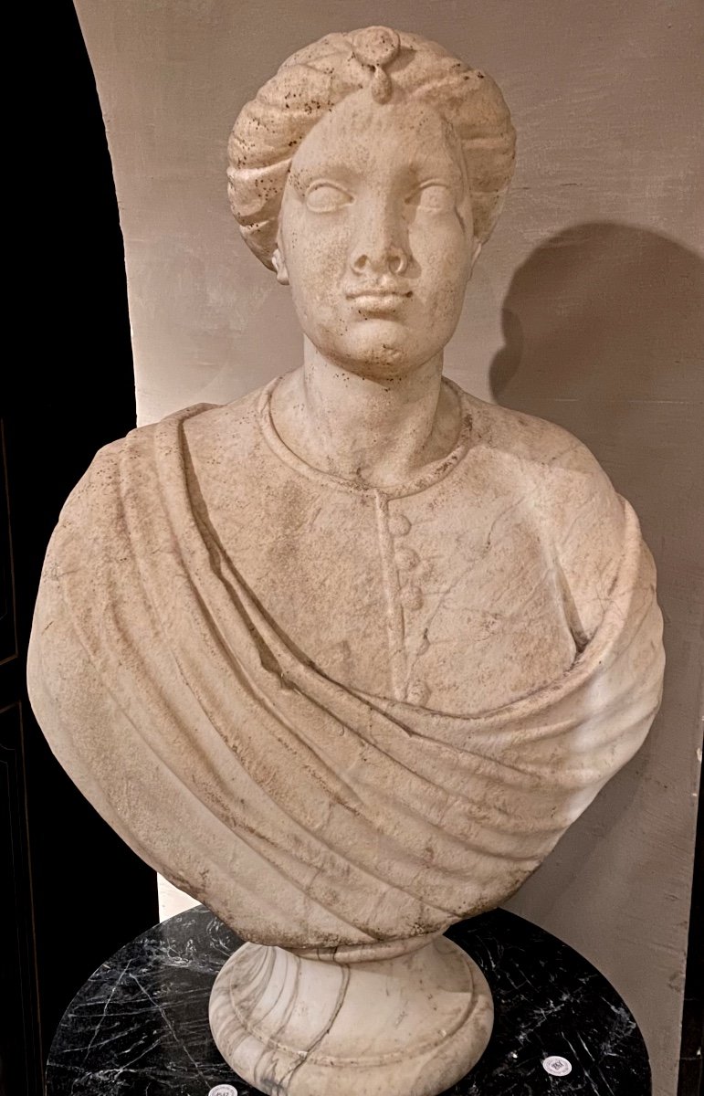 Busto in marmo del XVIII