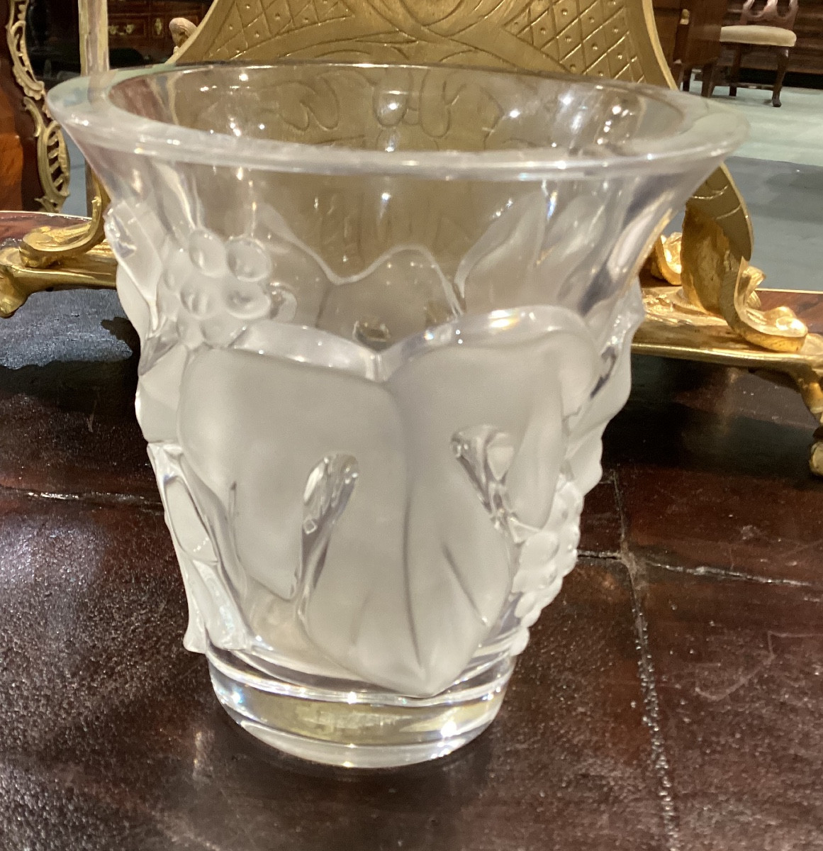 Vaso firmato LALIQUE  con foglie di vite e uva-photo-2