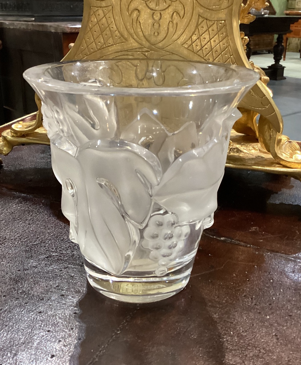 Vaso firmato LALIQUE  con foglie di vite e uva-photo-3