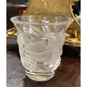 Vaso firmato LALIQUE  con foglie di vite e uva