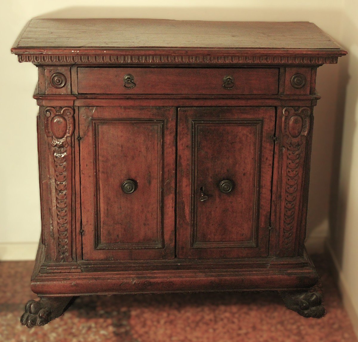 Credenza in noce scolpito, tardo rinascimento toscano fine XVI sec.