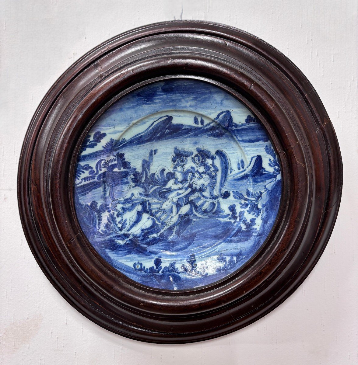 Antico Piatto In Maiolica Con Scena Mitologica