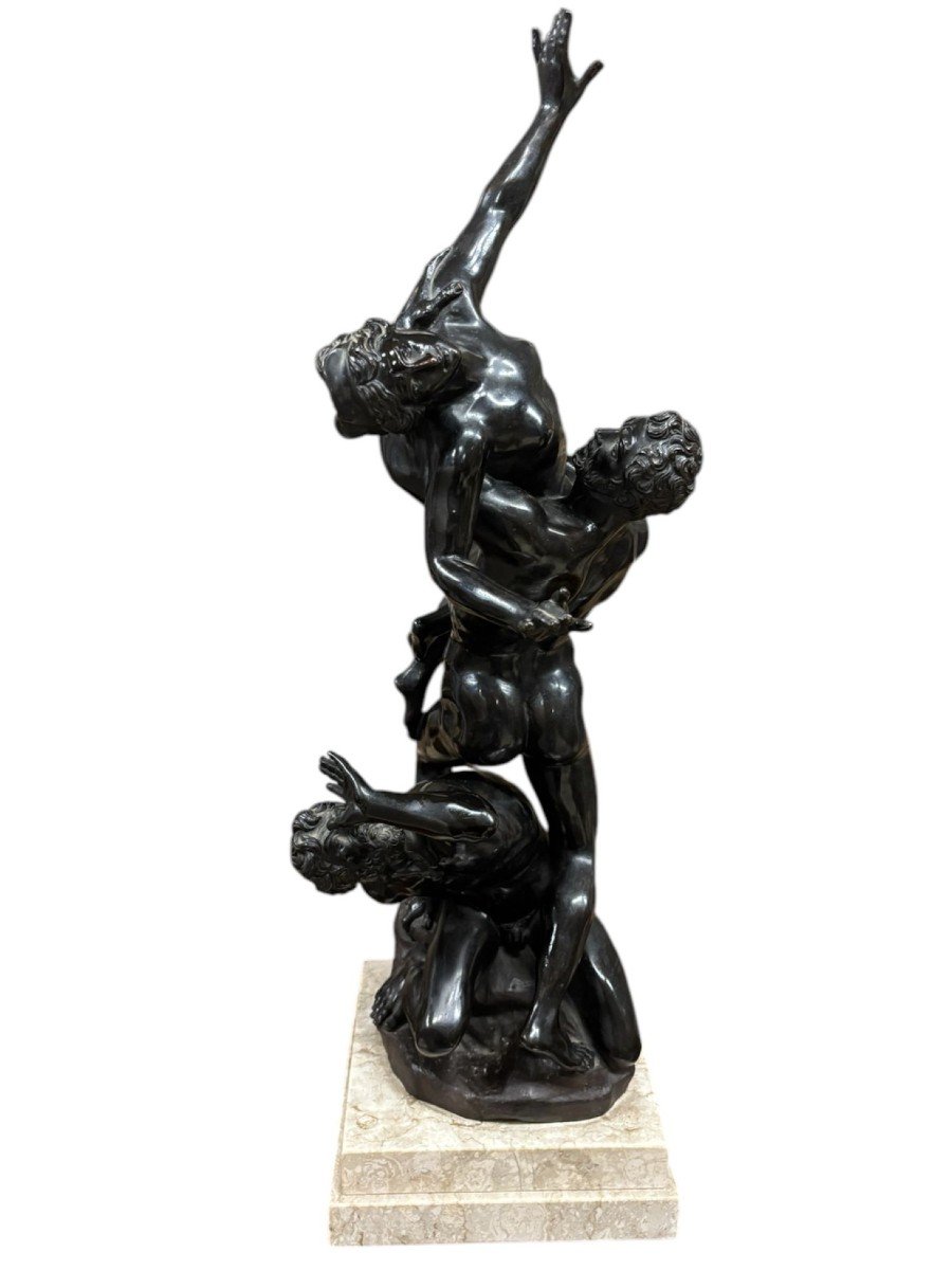 Scultura in bronzo del Ratto delle Sabine.