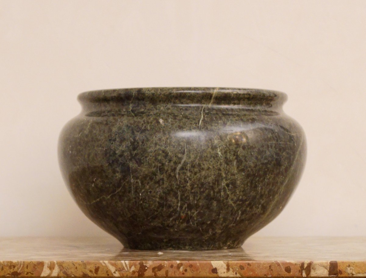 Imponente Vaso Cache-pot Neoclassico in Marmo Verde Roma XIX secolo