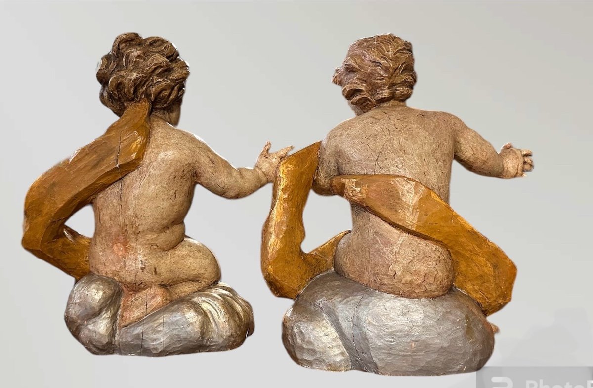 Coppia di angeli in legno intagliato e policromo. XVIII secolo. -photo-4