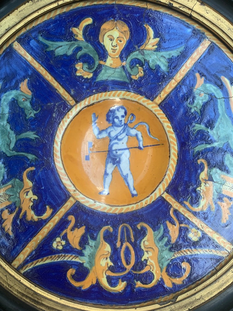 Antica  Maiolica della Fine del XVI Secolo con Putto e Giocattolo (Girandola?)-photo-1