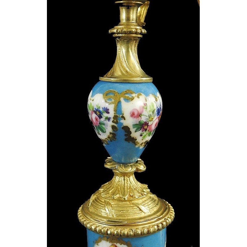 COPPIA DI CANDELABRI IN BRONZO DORATO E PORCELLANA DI SEVRES DI EPOCA NAPOLEONE III-photo-1