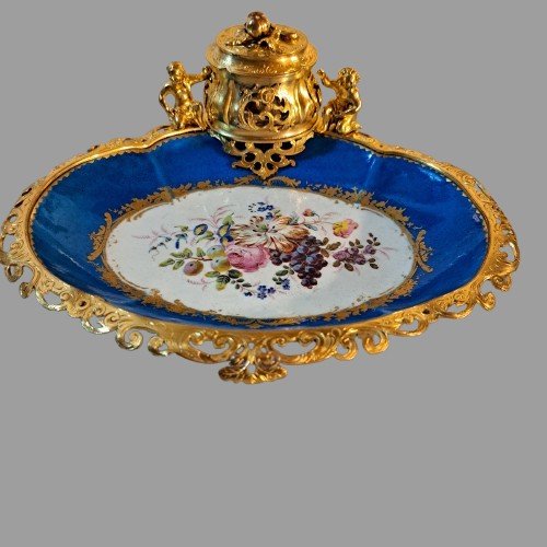 CALAMAIO IN PORCELLANA DI SEVRES E BRONZO DORATO NAPOLEONE III