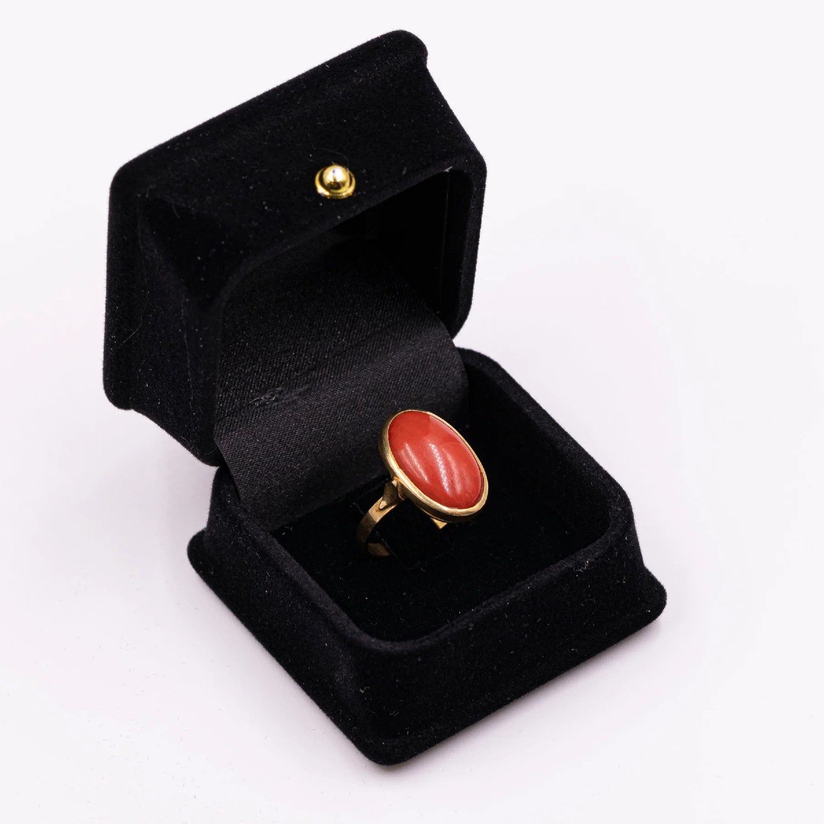 ANELLO VINTAGE IN ORO 18K CON CORALLO ROSSO, ANNI '60-photo-2