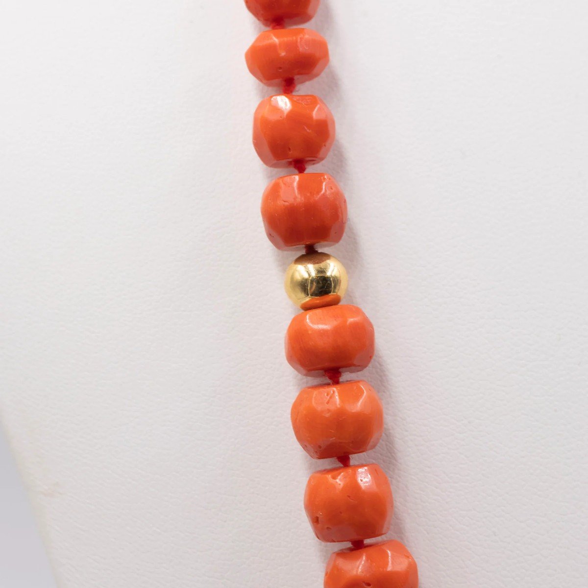 COLLANA VINTAGE IN CORALLO ROSSO E ORO GIALLO 18K, ANNI '70-photo-2