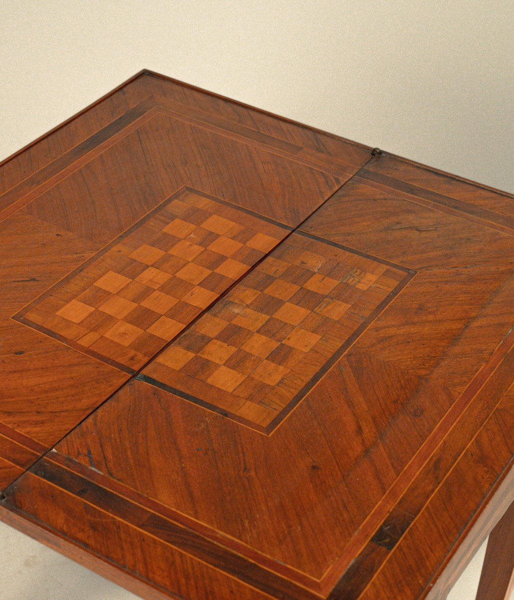 Tavolino da gioco lastronato in noce e intarsiato in legni diversi della fine del XVIII secolo-photo-2