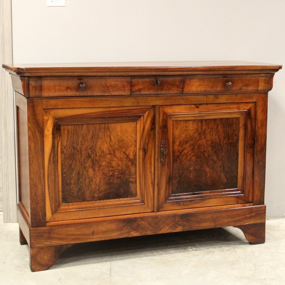 Antica Credenza cappuccina Luigi Filippo in noce - 19°secolo