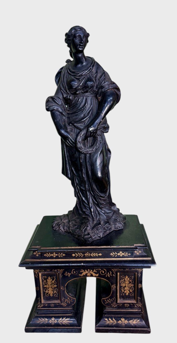 STATUA IN EBANO RAFFIGURANTE FIGURA FEMMINILE ALLEGORICA  - XVII SECOLO