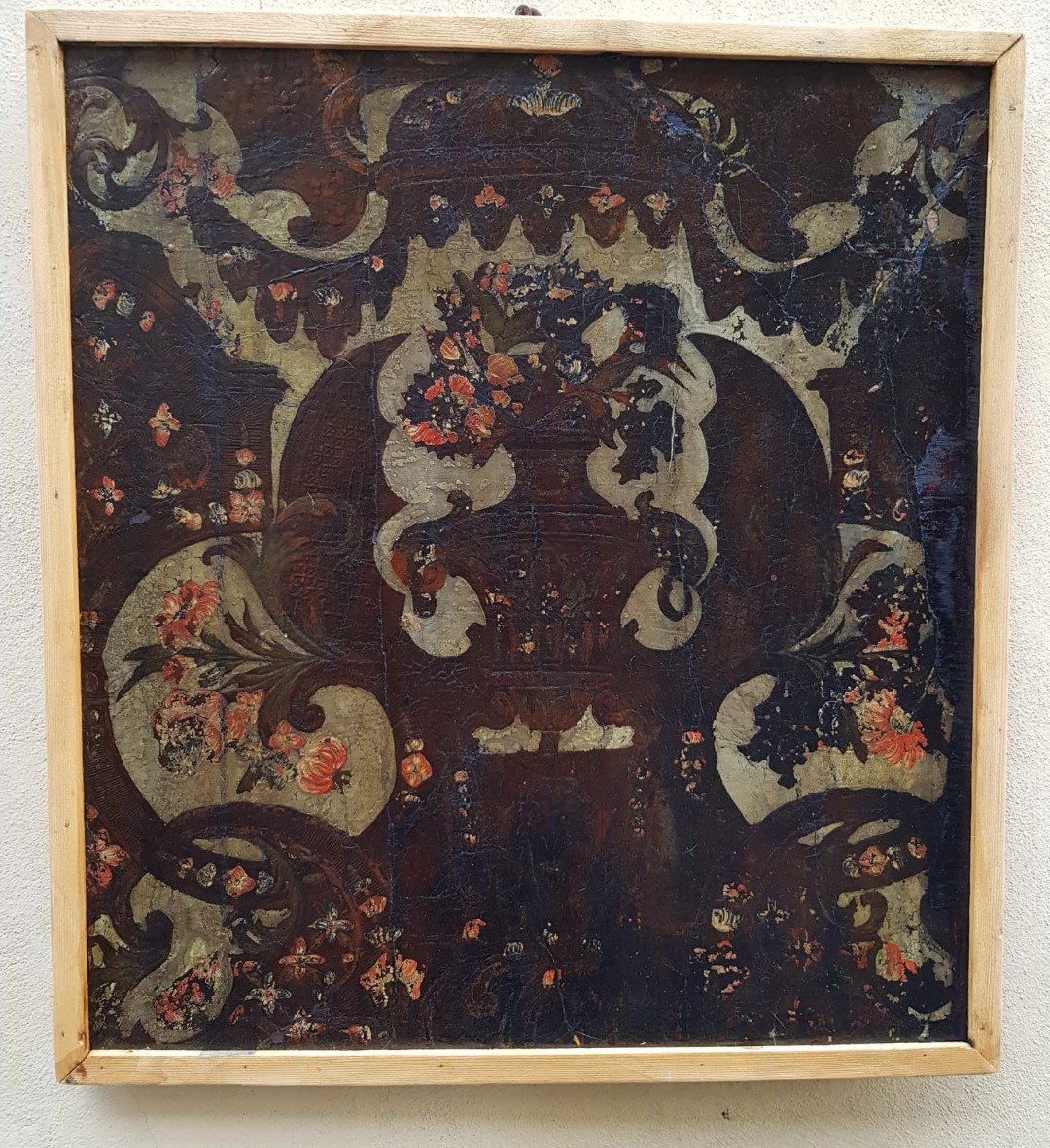 Coppia di pannelli decorativi in cuoio impresso e  dipinto,Cordoba(Spagna),fine XVII secolo.