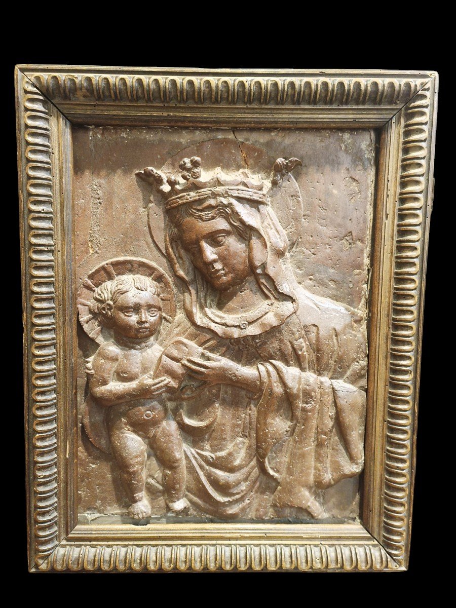 Altorilievo in terracotta raffigurante Madonna con bambino.Italia,XVI secolo.-photo-2