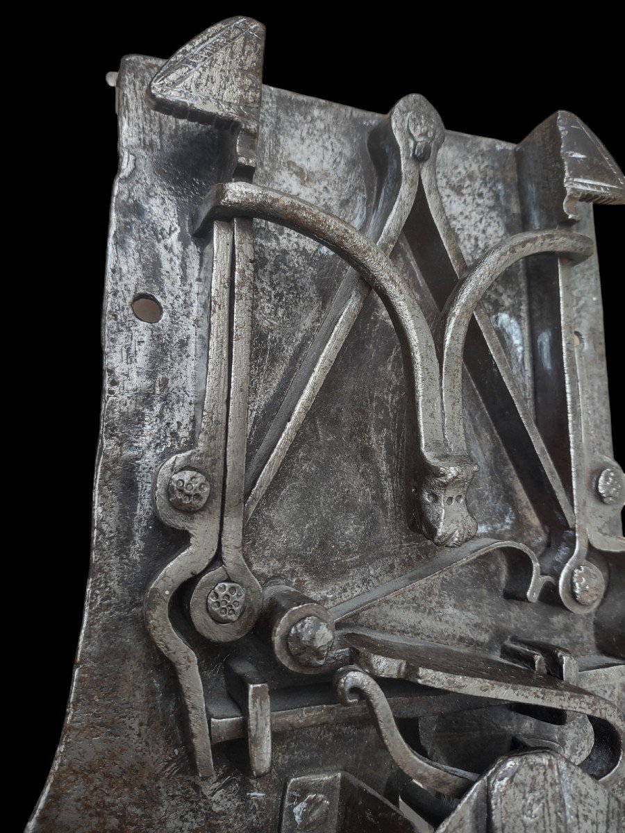 Serratura da cassone in ferro forgiato decorata con drago, Alto Adige fine XVI secolo-photo-1