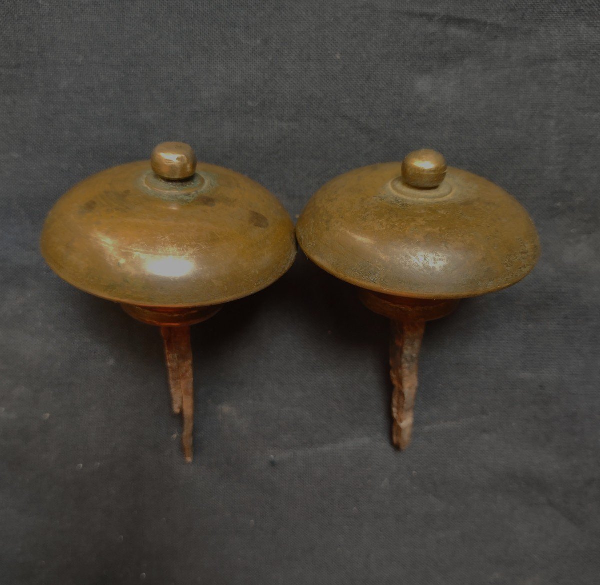 Bella coppia di pomoli in bronzo fine XVII secolo -photo-2