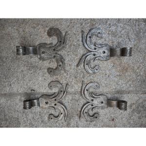4 Cerniere di porta in ferro forgiato ed inciso