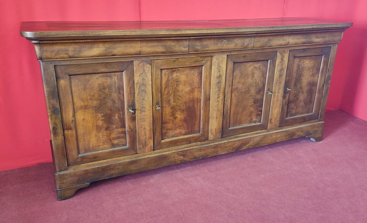 Credenza quattro porte tre cassetti