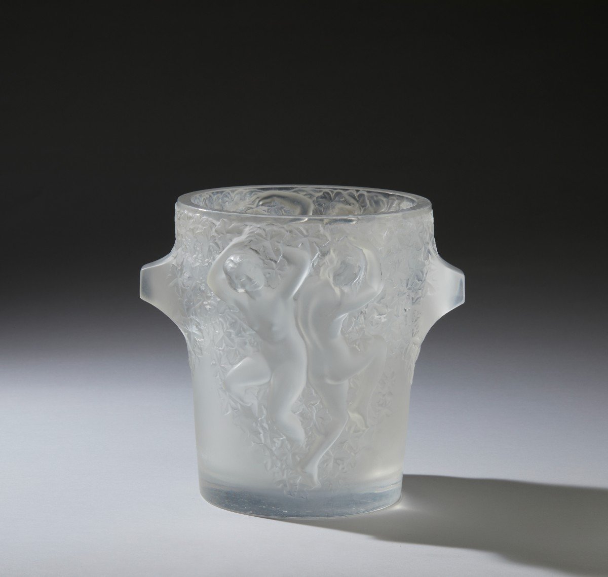 Marc Lalique (Parigi 1900-1977)  "Ganimede", 1955  Vaso porta ghiaccio per champagne 