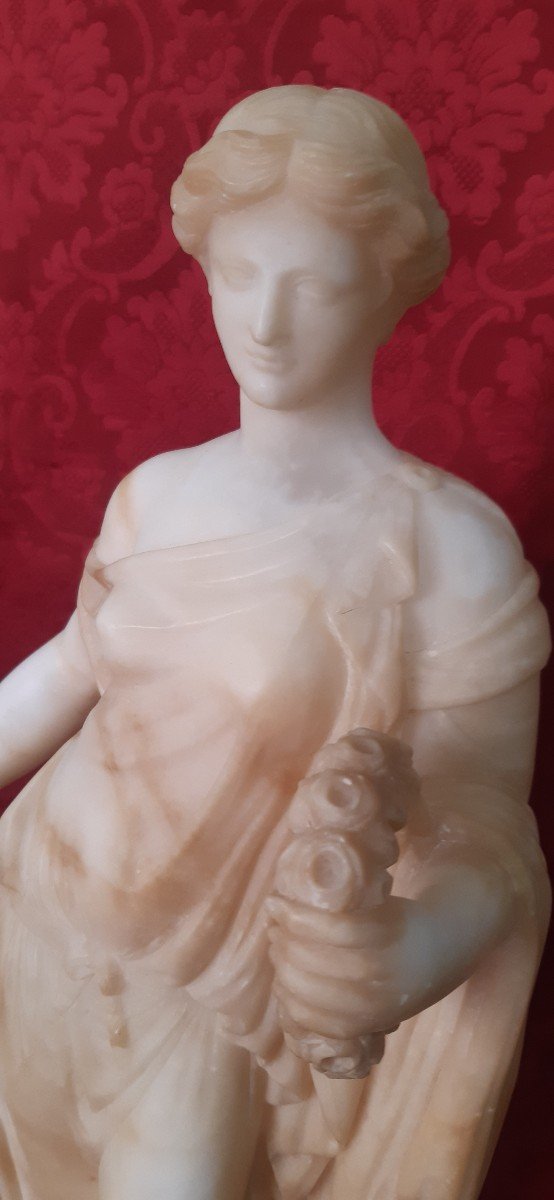Scultura donna in alabastro-photo-1