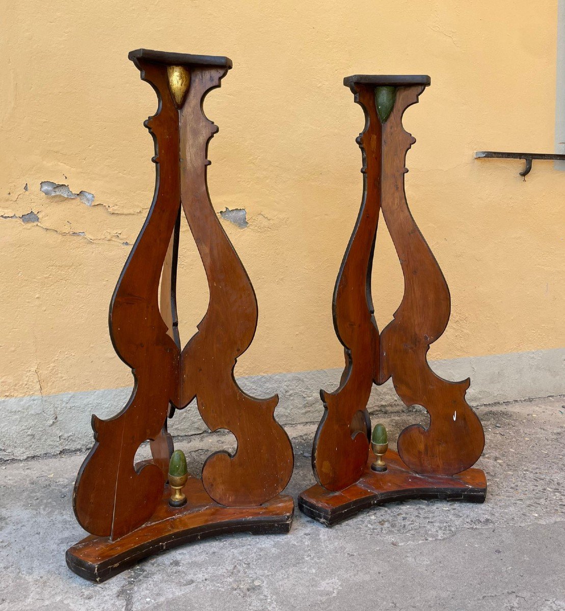 Grande coppia di basi treppiedi in legno di fine '700