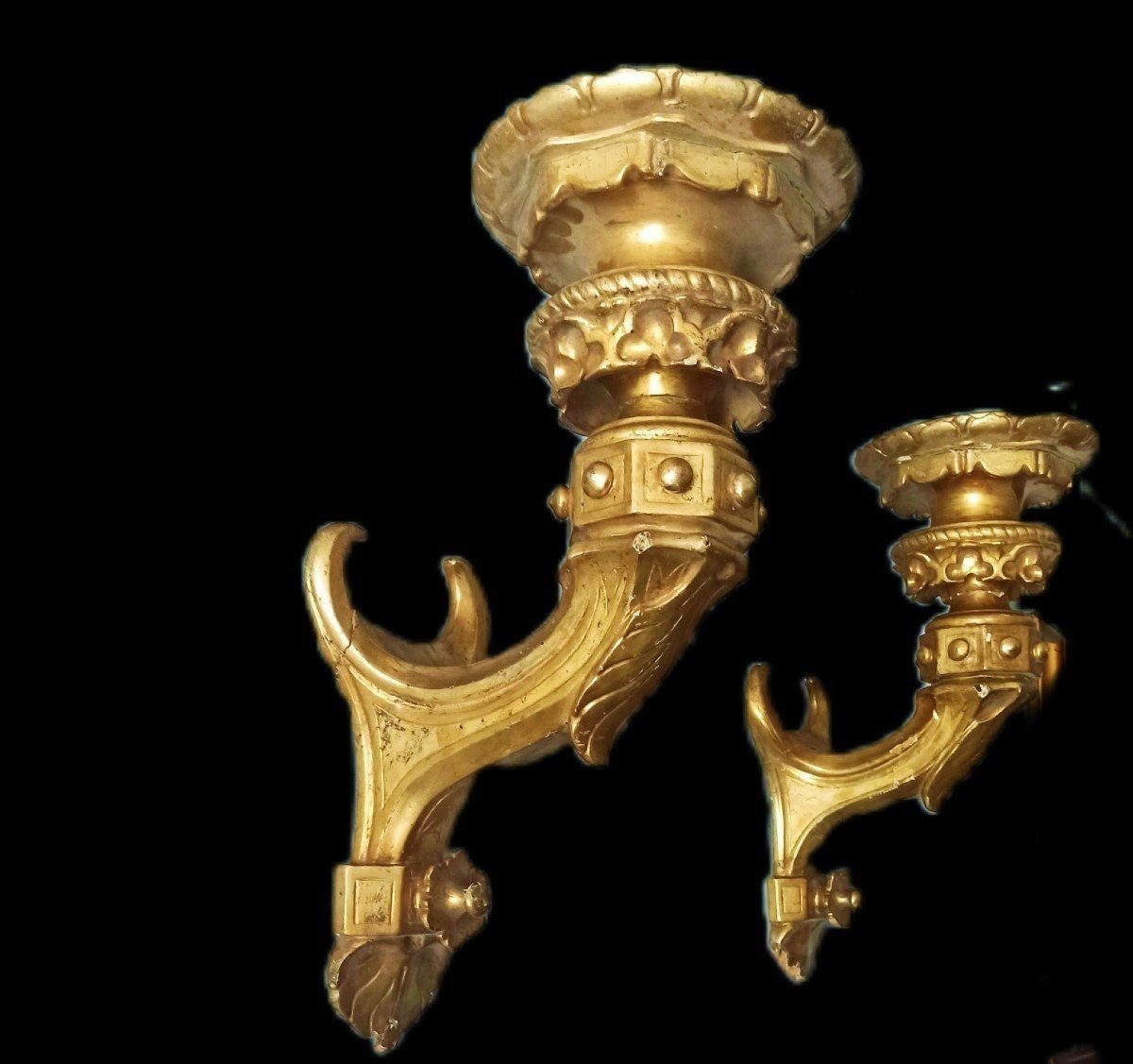 Grande vecchia coppia di candelieri da parete dorati - applique in legno dorato