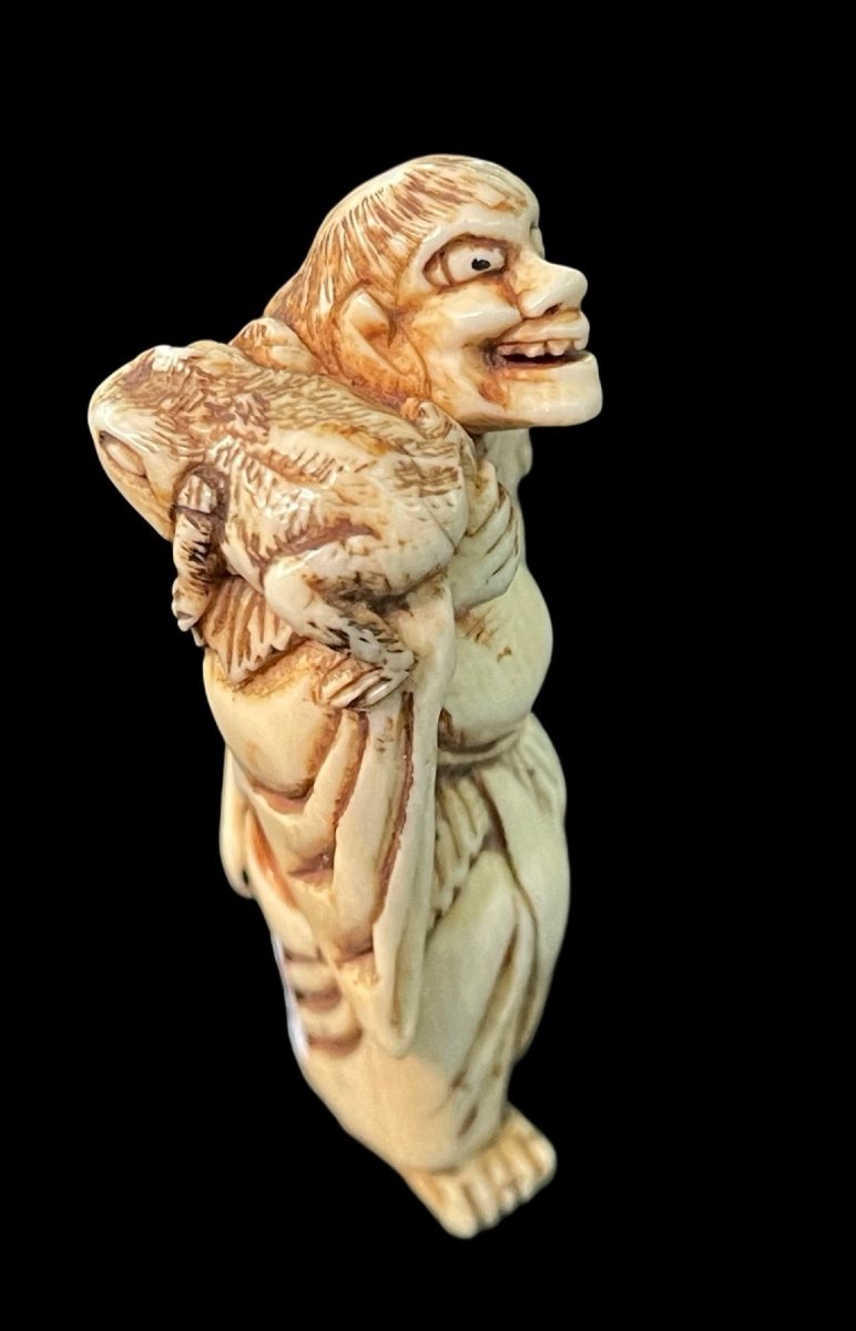 Netsuke in avorio raffigurante personaggio maschile -photo-4