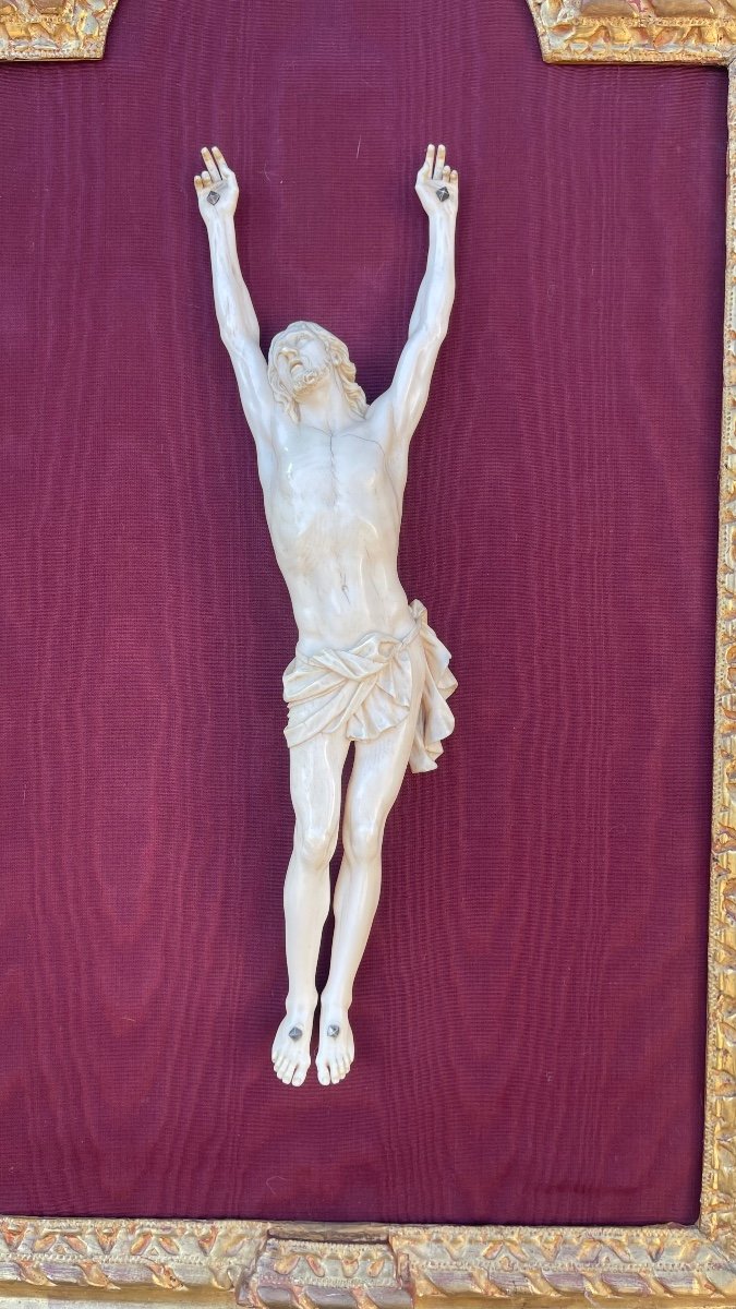 Cristo  scolpito  in un unico pezzo d'avorio .(non con braccia aggiunte-photo-2