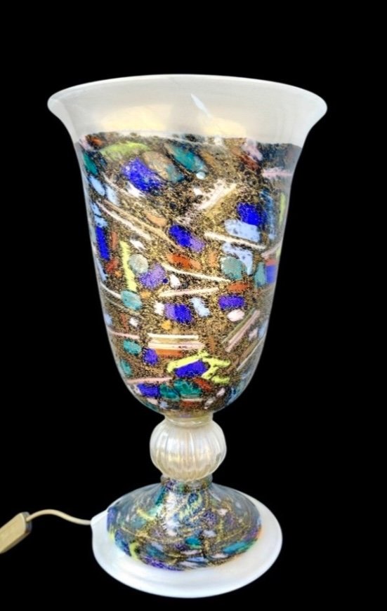 Lampada a forma di vaso-calice con inserti a tessere,murrine e foglia oro. Pezzo unico.-photo-3