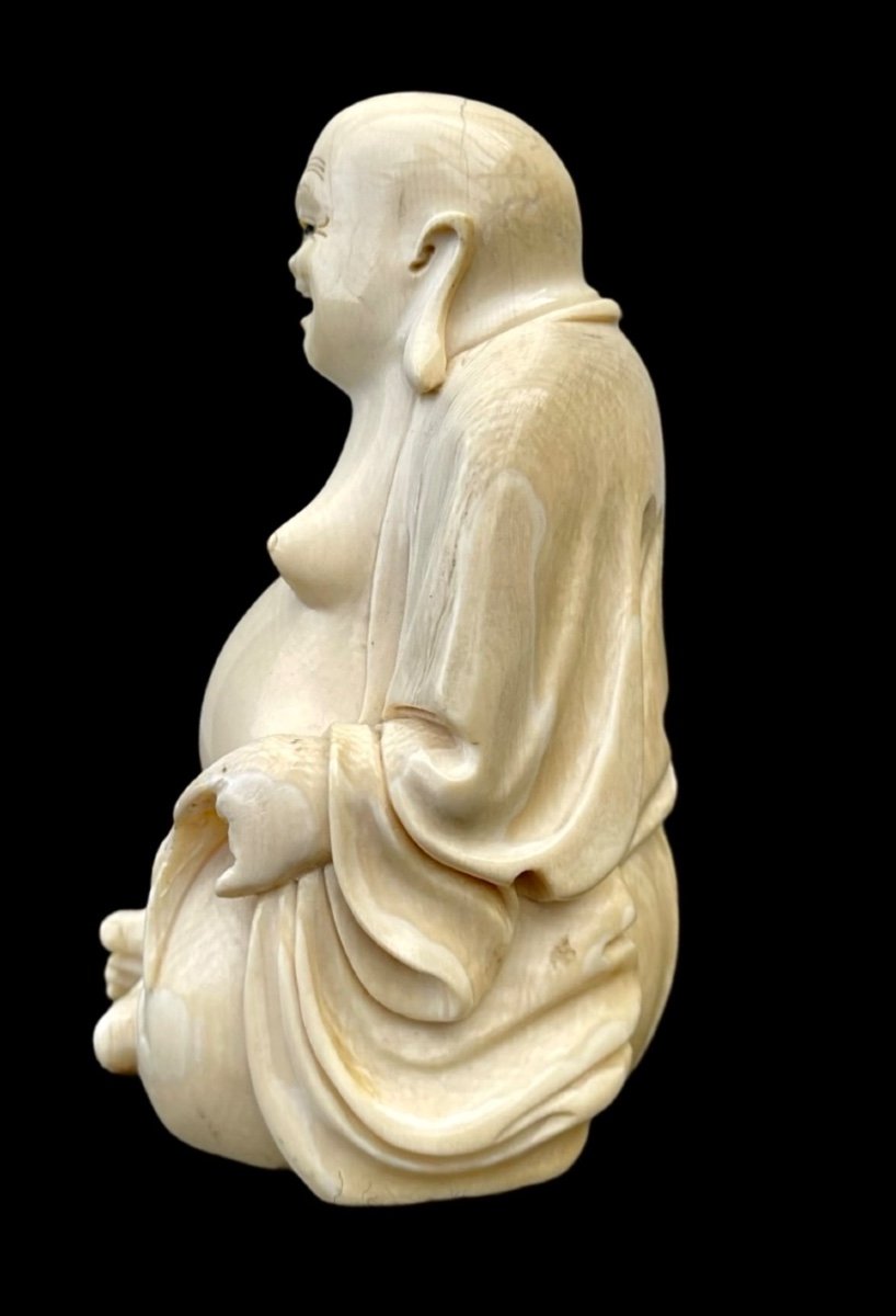 Scultura in avorio raffigurante Buddha. Firmato. -photo-3