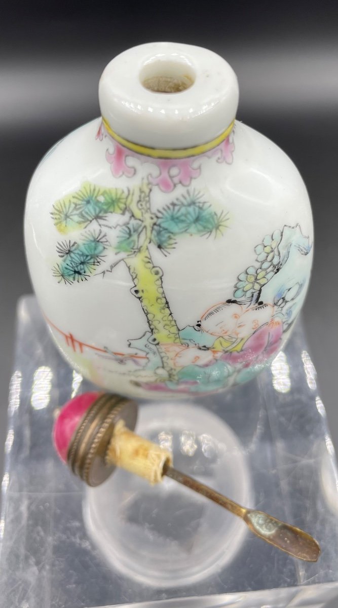 Snuff bottle in porcellana  Cina XIX-photo-2