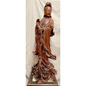 Grande Guanyin in legno XXsecolo