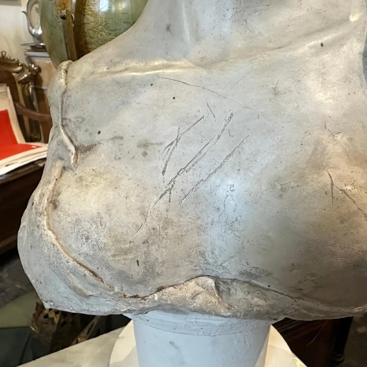 Una scultura italiana in gesso in stile Art Nouveau raffigurante una donna-photo-5