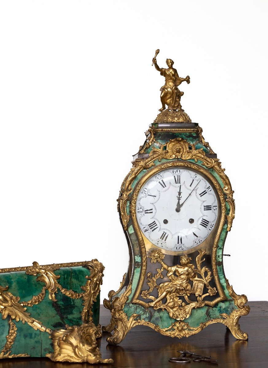 Prestigioso orologio con console in corno verde e bronzo dorato  -photo-4