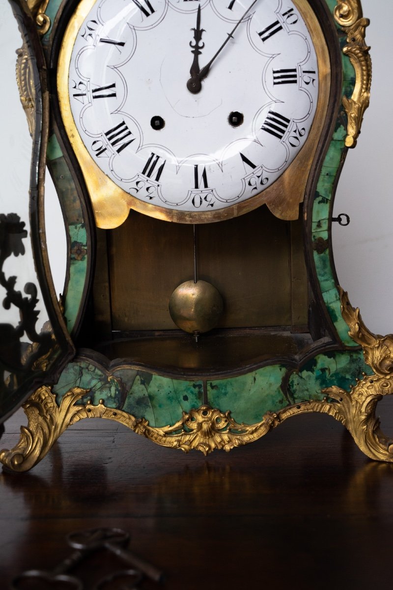 Prestigioso orologio con console in corno verde e bronzo dorato  -photo-2