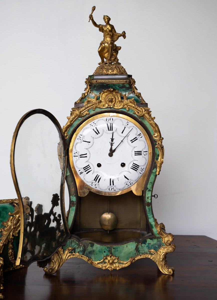 Prestigioso orologio con console in corno verde e bronzo dorato  -photo-3