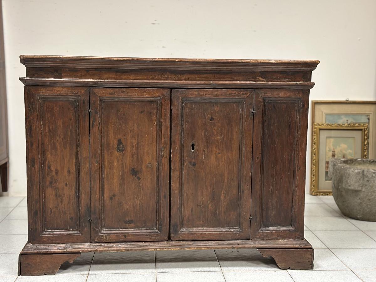 Credenza rustica Luigi XIV . Emilia fine 600 inizio 700