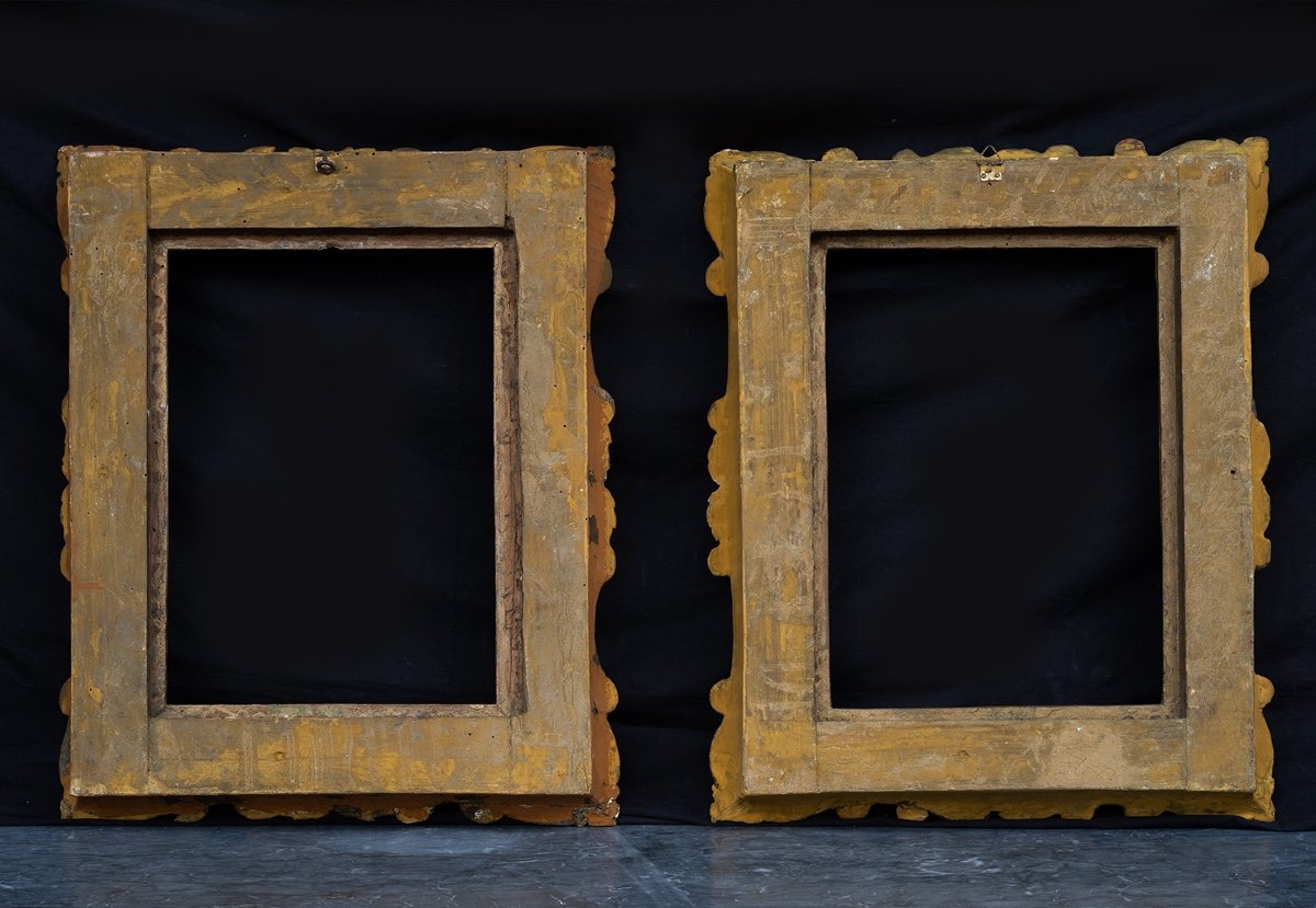 Coppia di cornici antiche a guantiera in legno dorato e intagliato.Napoli inizio 800.-photo-2