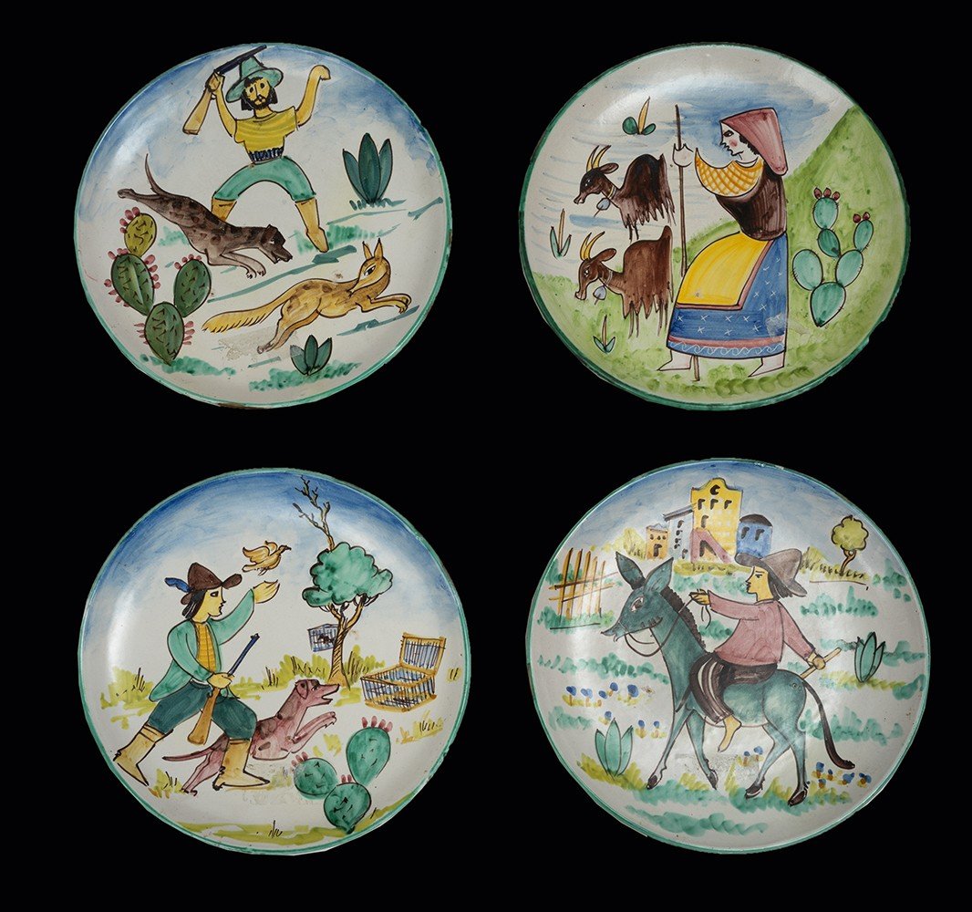  Gruppo di quattro piatti in maiolica di Vietri firmati C.A.S.