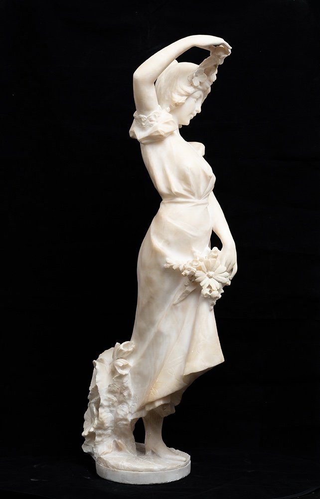 Scultura in alabastro Napoleone III Francese raffigurante una donna con fiori.-photo-1