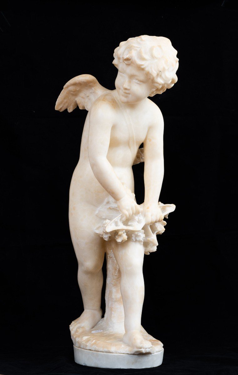 Scultura antica in alabastro raffigurante Cupido appartenente al XIX secolo.