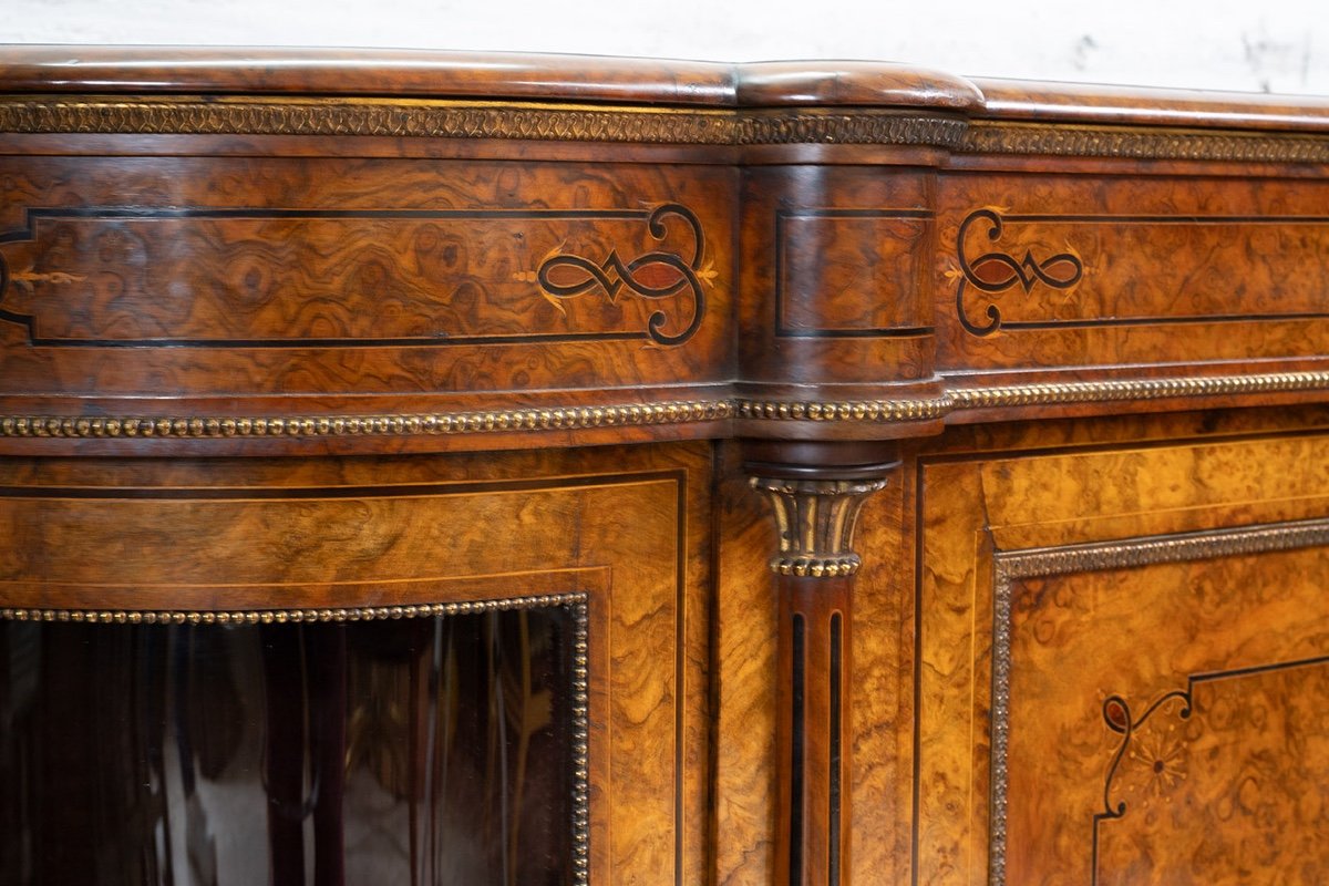 Credenza Vittoriana Inglese in radica di noce con innesti di intarsio in acero.-photo-3